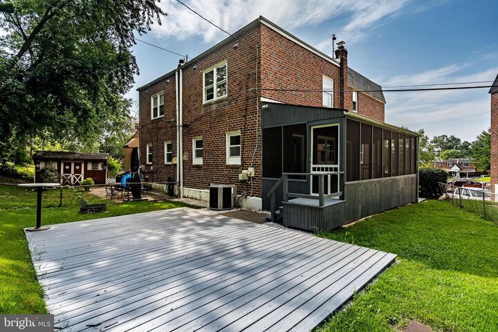 222 Roberts Circle  Norristown PA 19401 photo