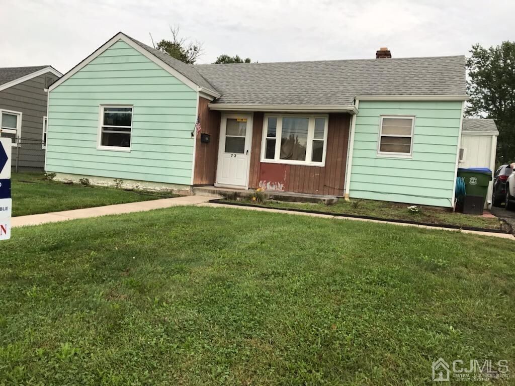 Property Photo:  72 Chestnut Street  NJ 08817 