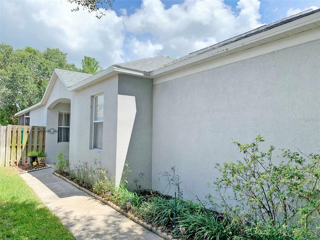 Property Photo:  6215 Kiteridge Drive  FL 33547 