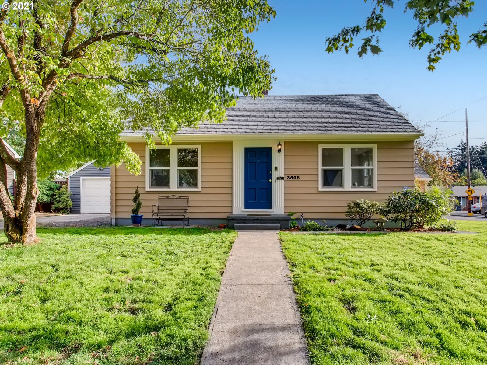 Property Photo: 3508 SE Gladstone St OR 97202