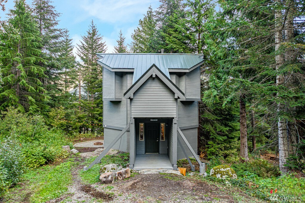 Property Photo:  180 Chamonix Place  WA 98068 