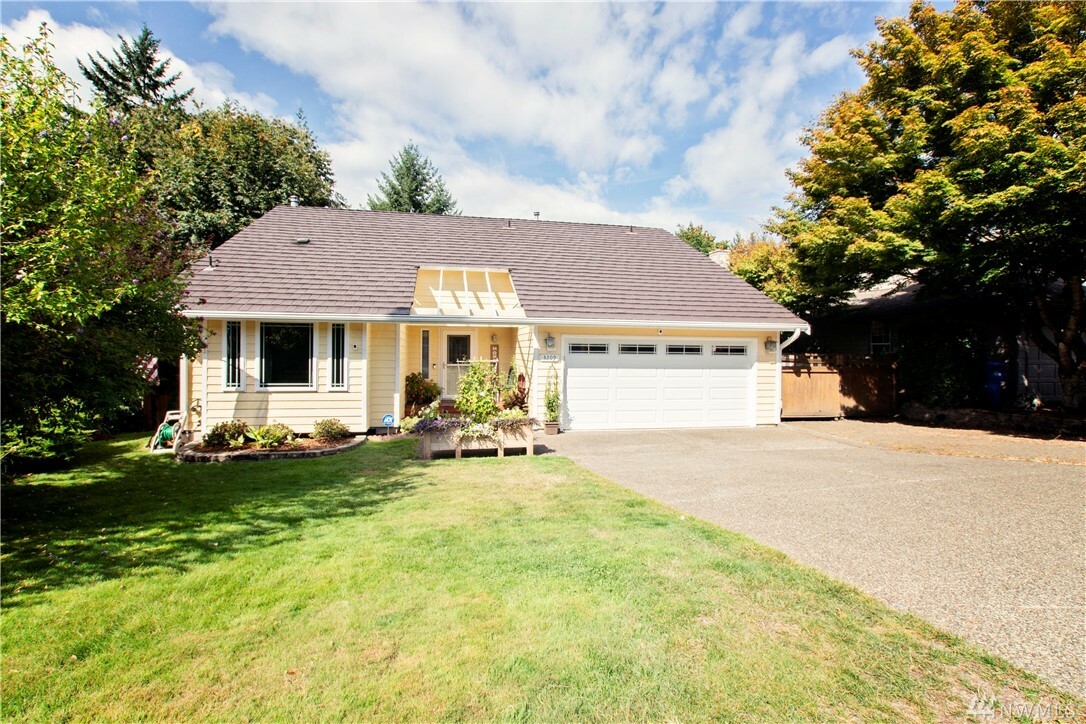 Property Photo:  3209 Woodland Dr SW  WA 98512 