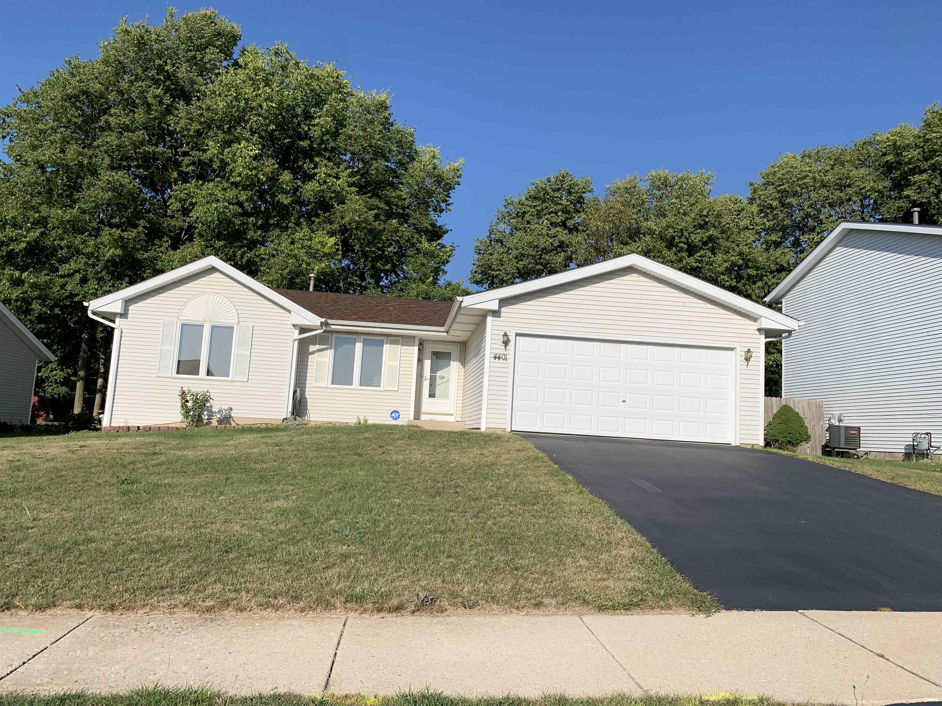 Property Photo:  4401 Clearfield  IL 61107 