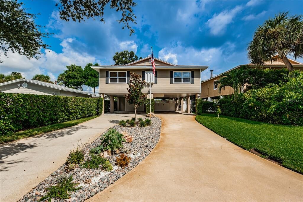 Property Photo:  1757 Mississippi Avenue NE  FL 33703 