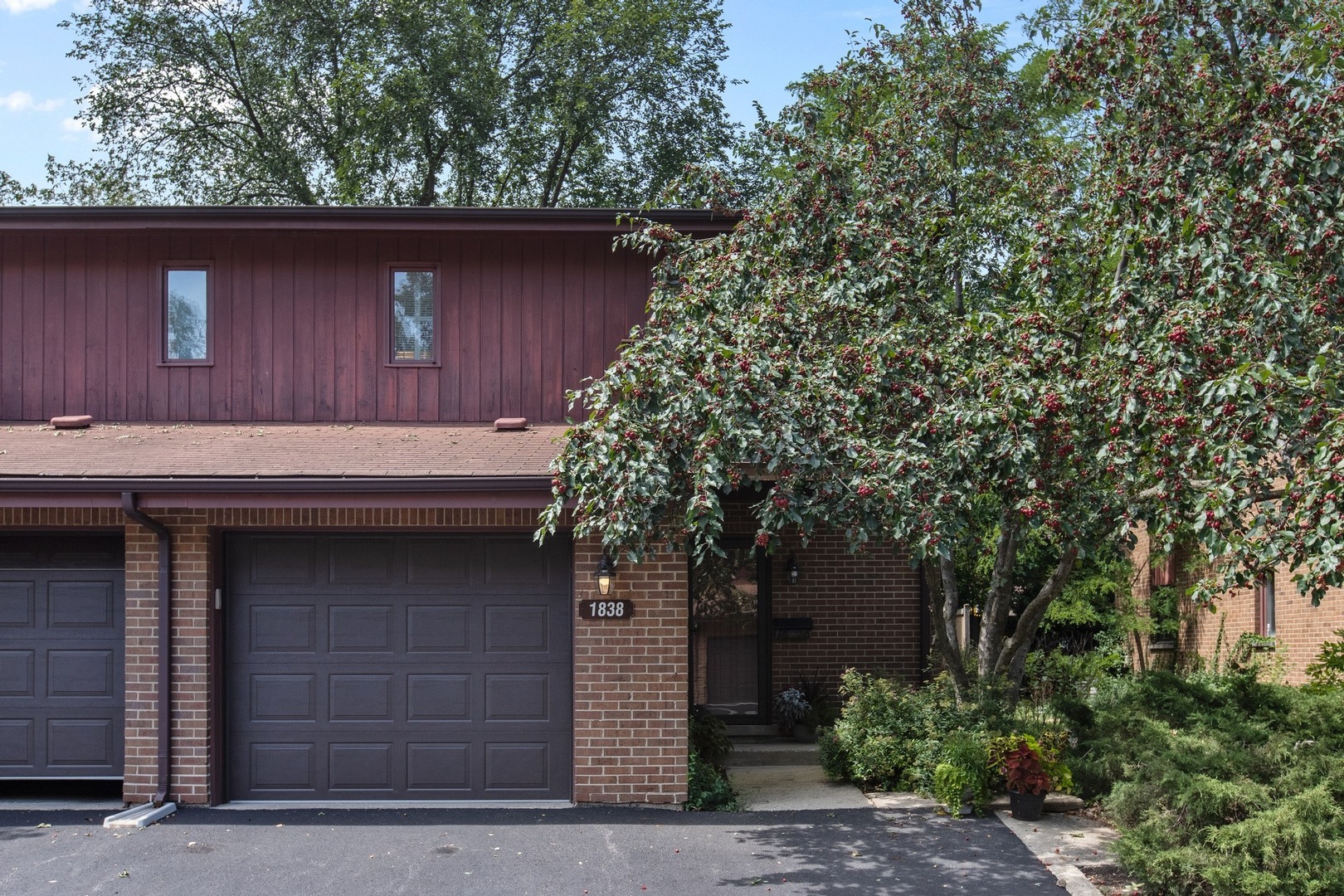 Property Photo:  1838 Chestnut Avenue  IL 60025 