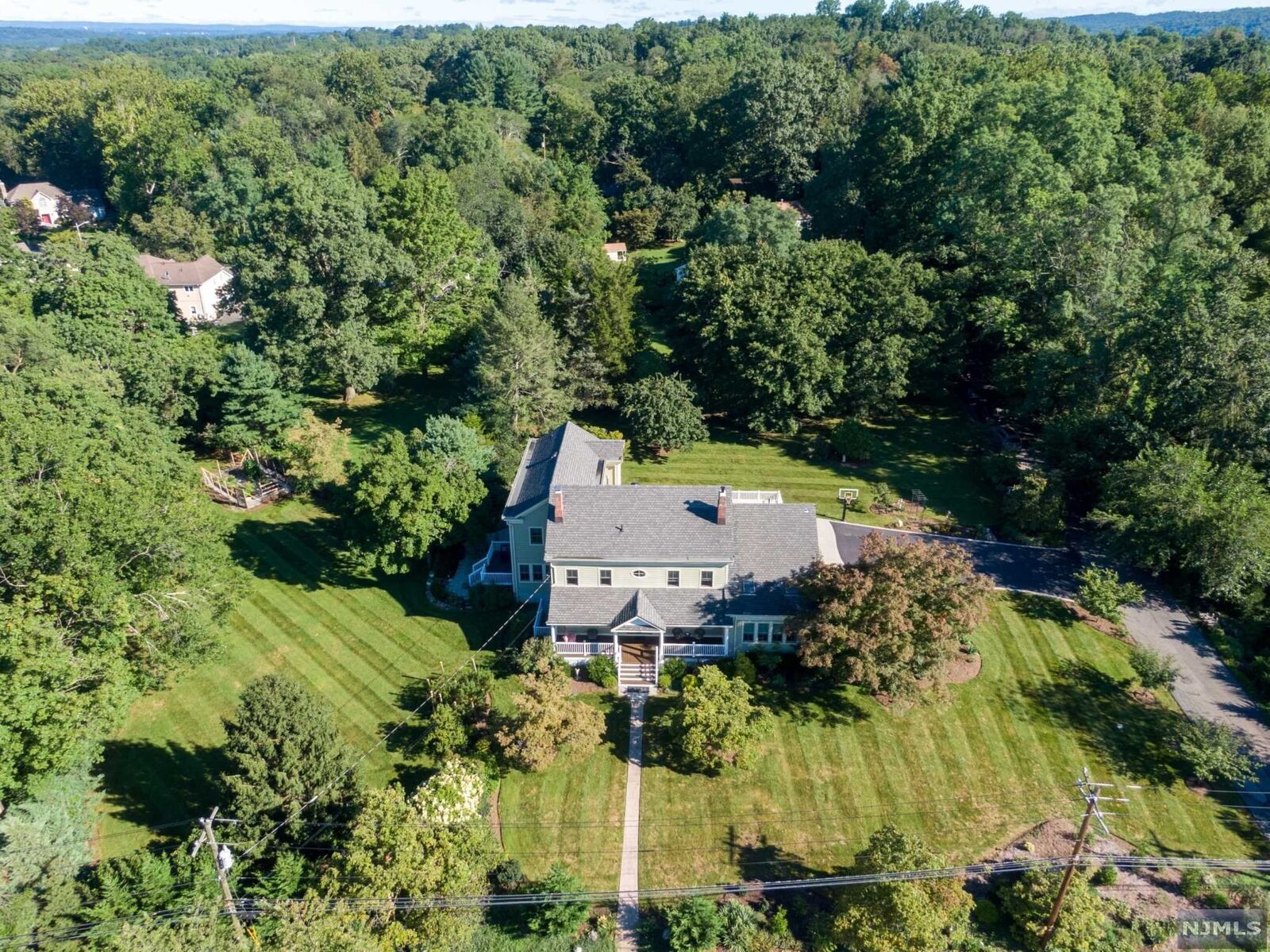 Property Photo:  4 Old Tappan Road  NJ 07675 