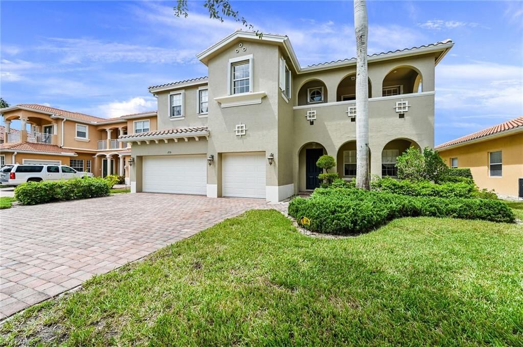 Property Photo: 1735 Sarazen Pl FL 34120