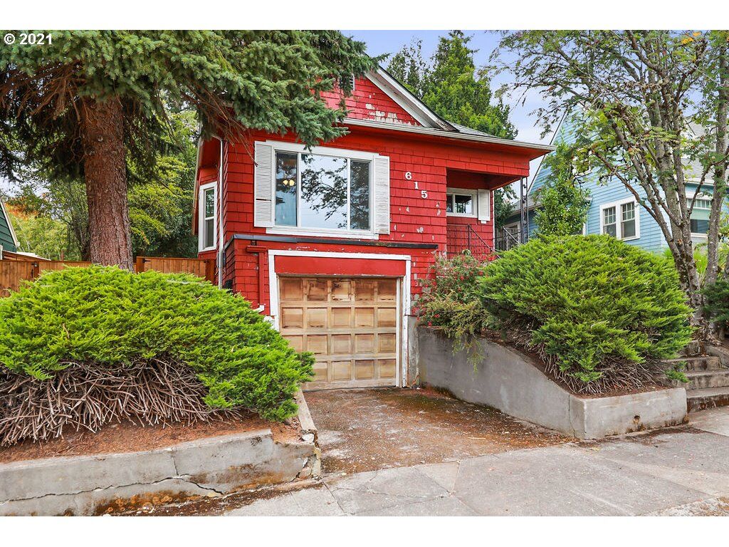 Property Photo:  615 SE 70th Ave  OR 97215 