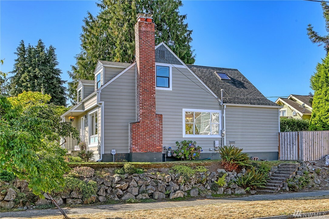 Property Photo:  7057 Earl Ave NW  WA 98117 