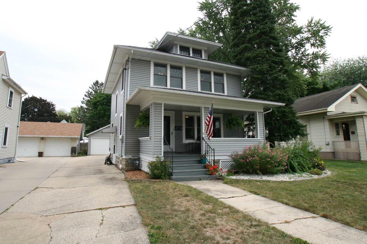 Property Photo:  722 Eisenhower Ave  WI 53545 