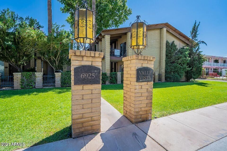 Property Photo: 6925 E 4th Street 5 AZ 85251