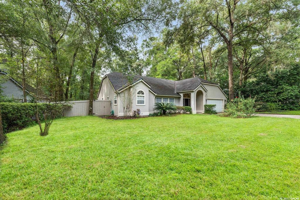 Property Photo:  10427 SW 55th Place  FL 32608 