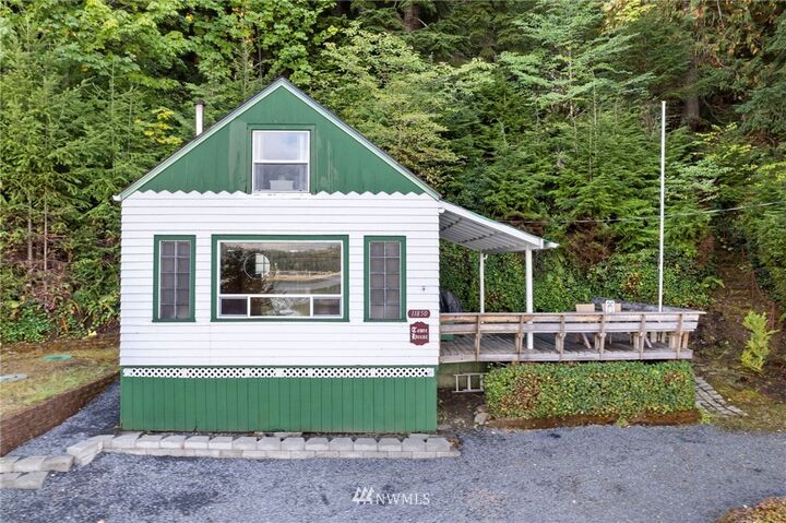 Property Photo: 11850 E State Route 106 WA 98592