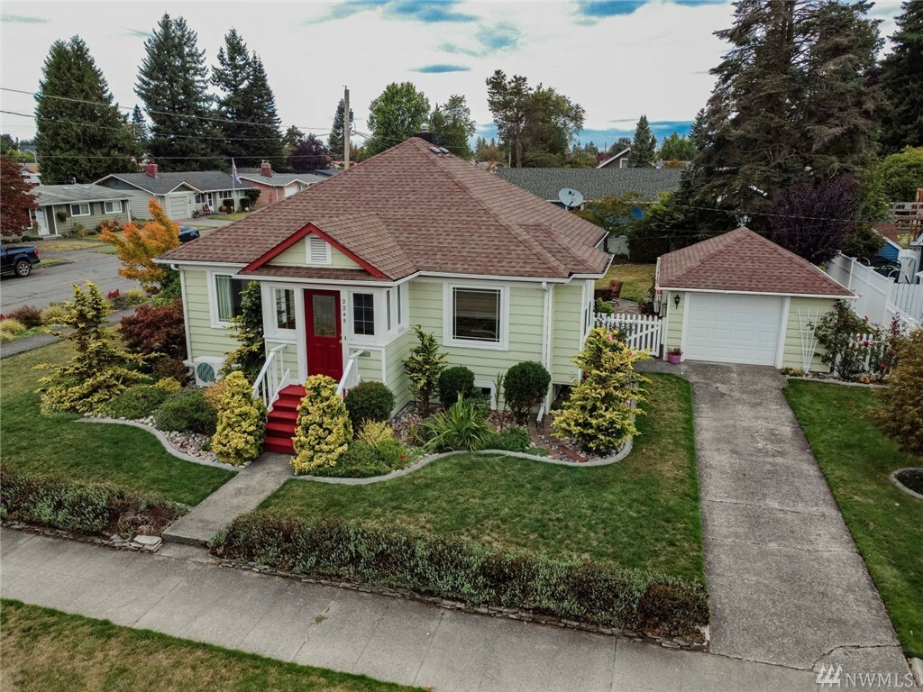 Property Photo:  2245 Lincoln Ave  WA 98022 