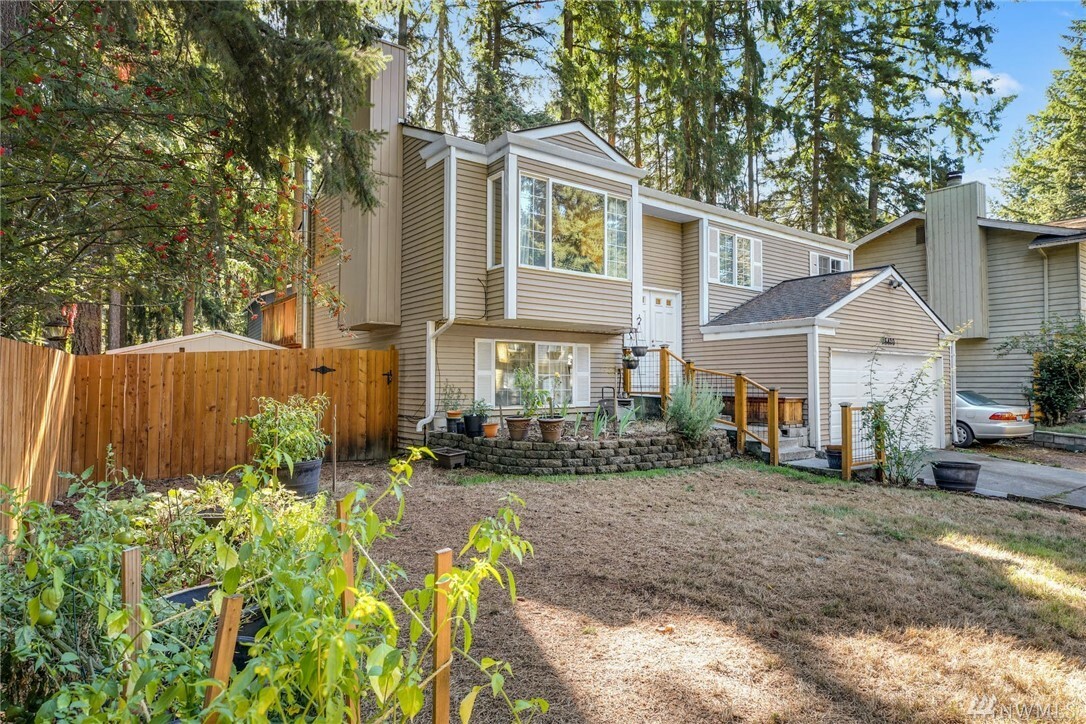 Property Photo:  26420 187th Ave SE  WA 98042 