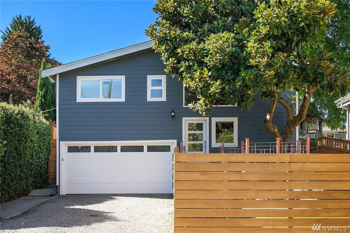 4821 44th Ave S  Seattle WA 98118 photo