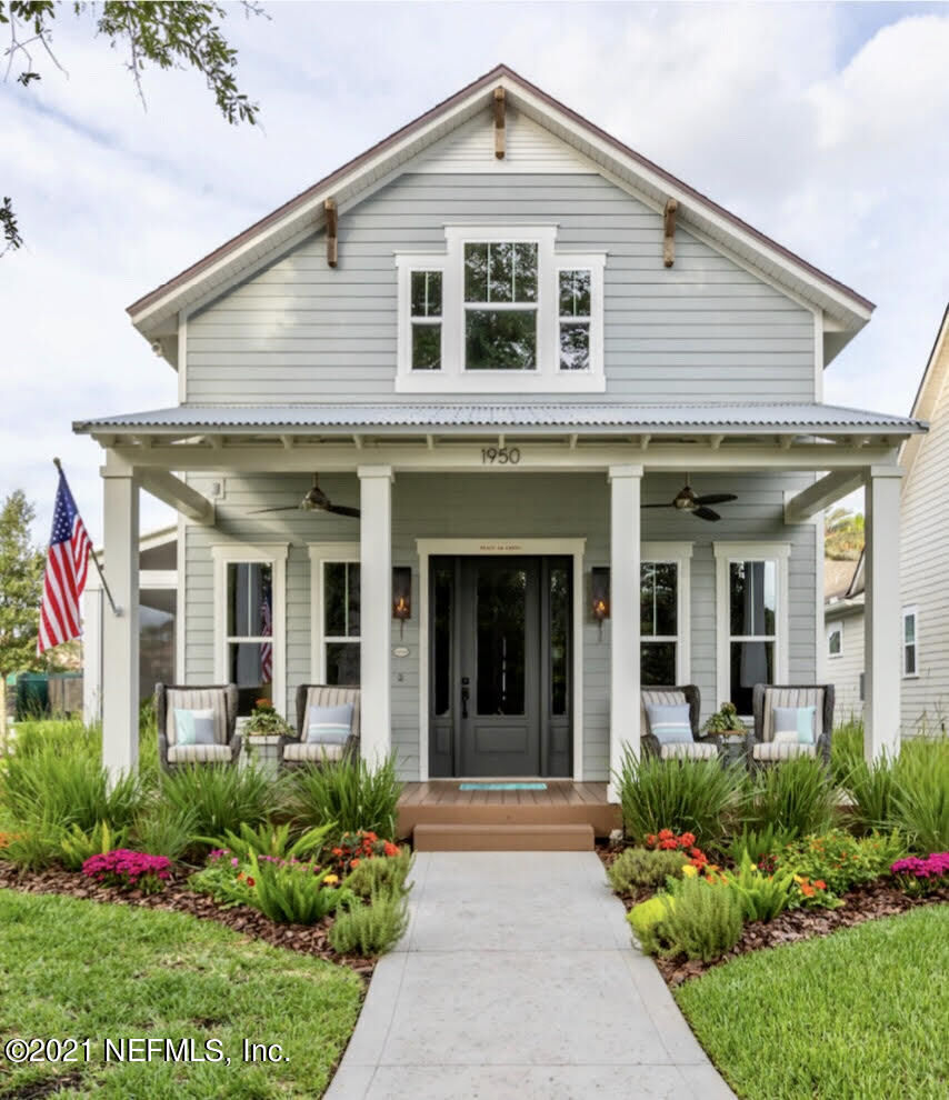 Property Photo:  1950 N Loop Parkway  FL 32095 