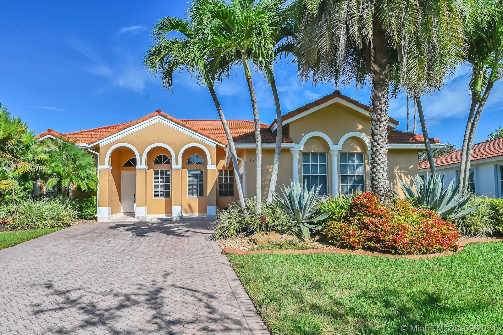 Property Photo: 1600 NW 166th Ave FL 33028