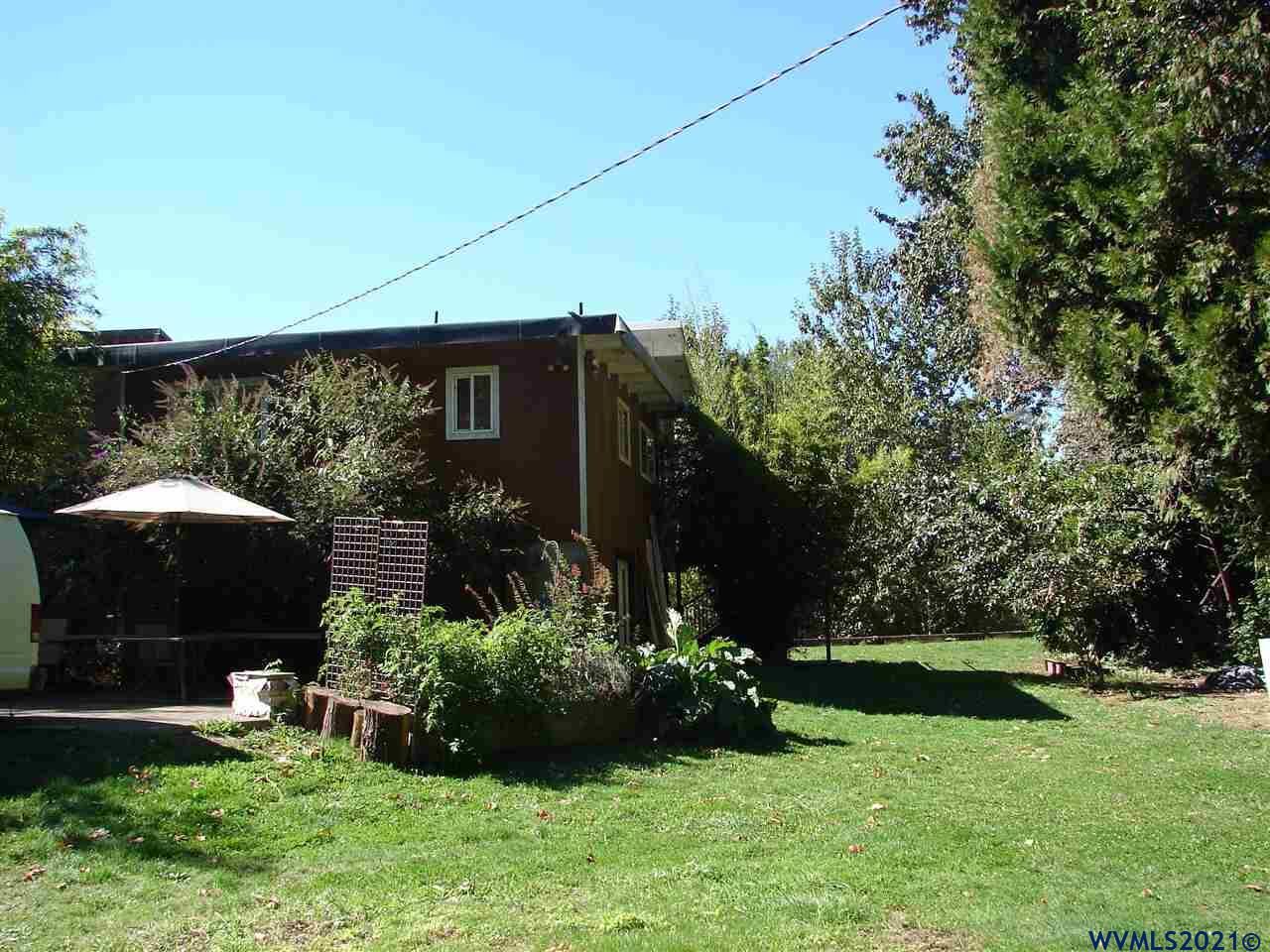 Property Photo: 1669 Riverhaven Dr S OR 97302-9748