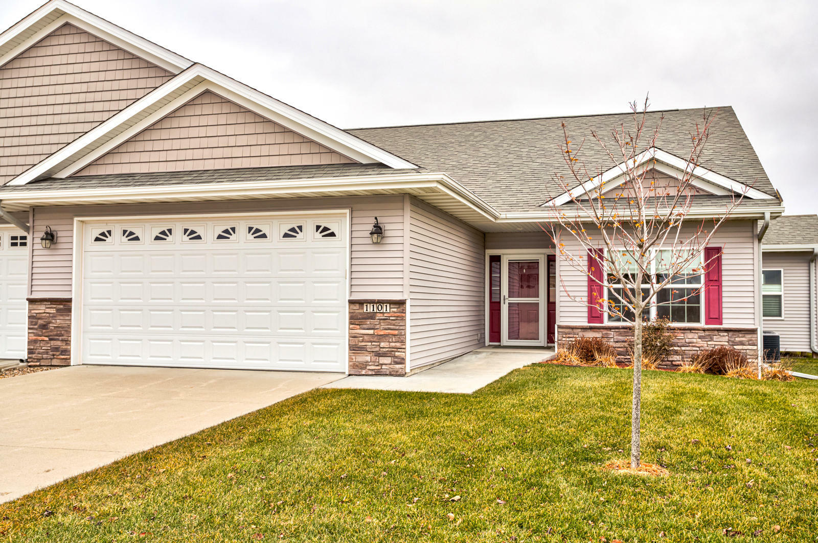 Property Photo:  1101 Sioux Drive  IA 50201 