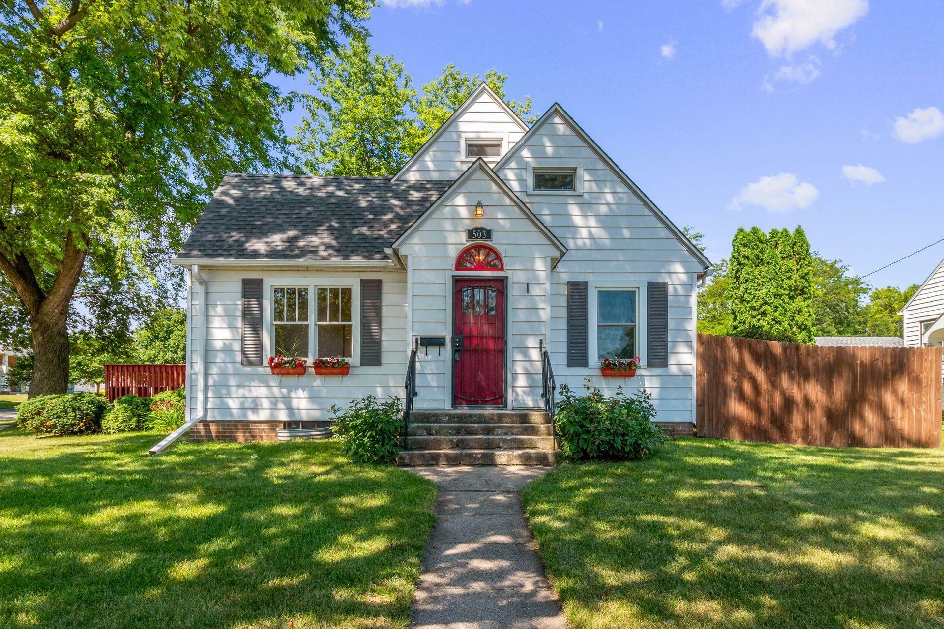 Property Photo:  503 Park Avenue  IA 50248 