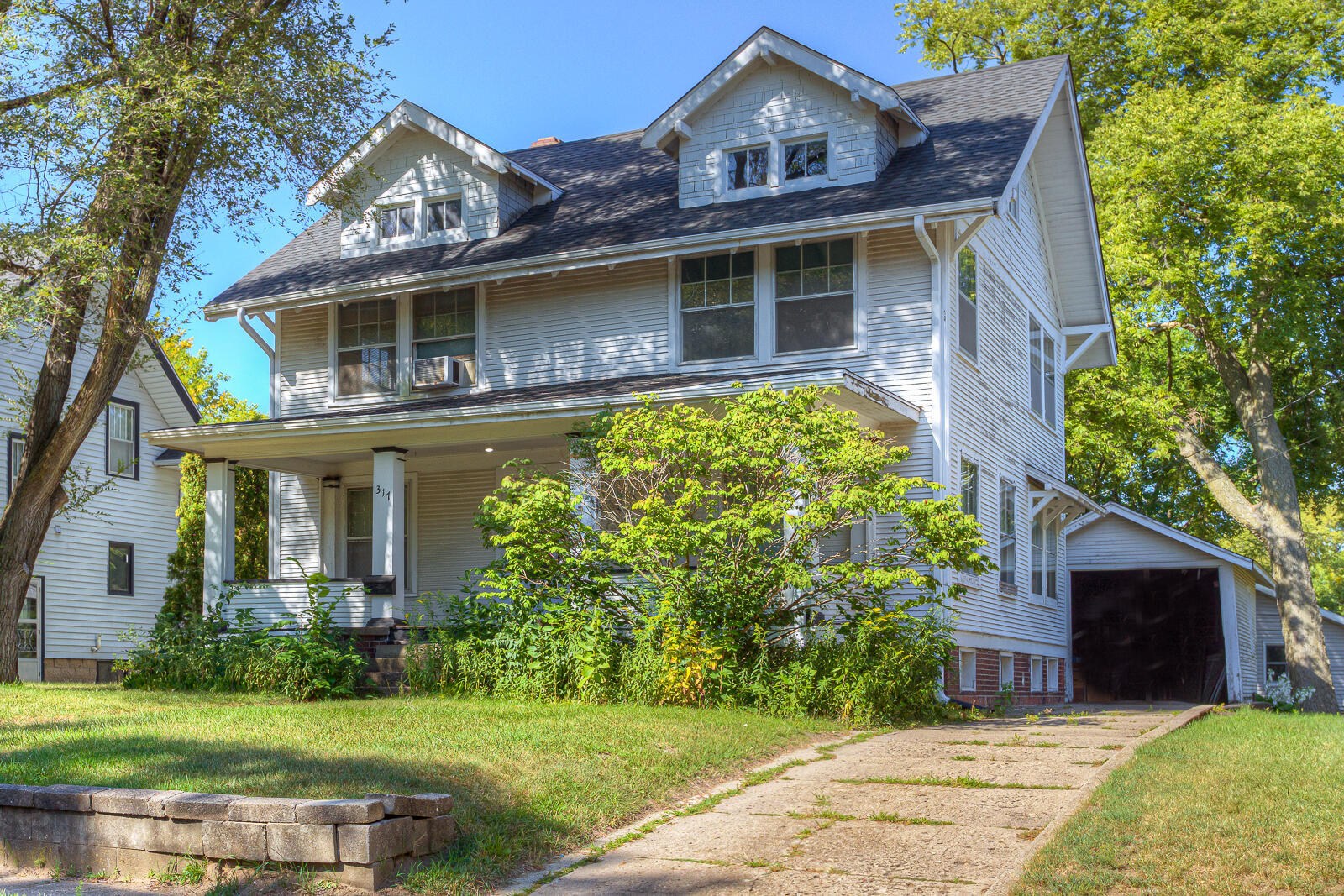 Property Photo:  317 N Russell Avenue  IA 50010 