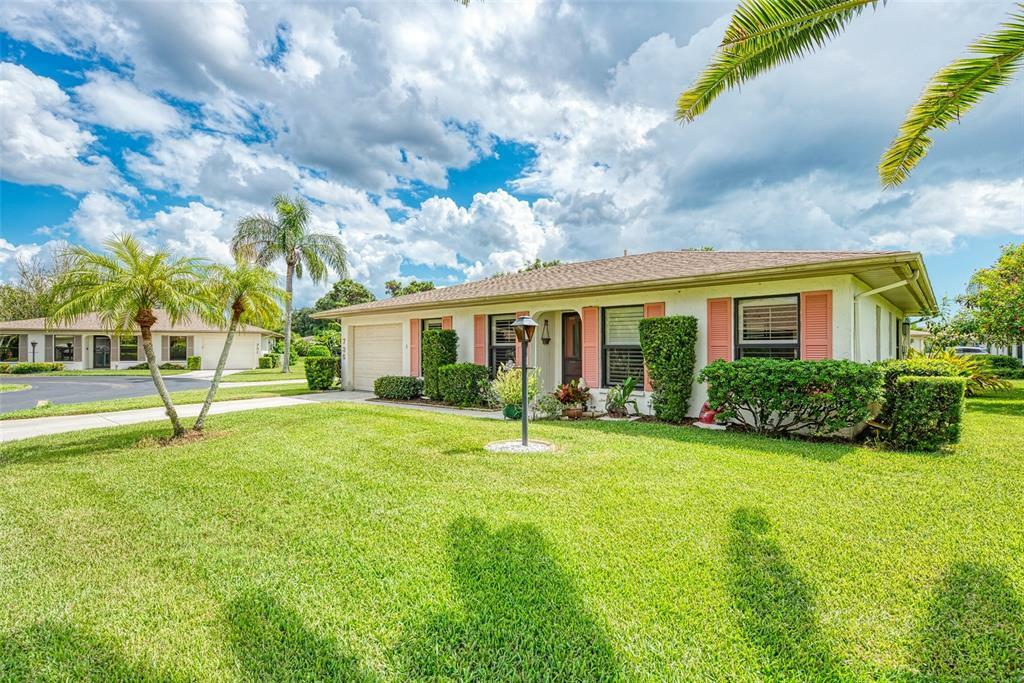 Property Photo:  735 Vivienda West Boulevard 27  FL 34293 