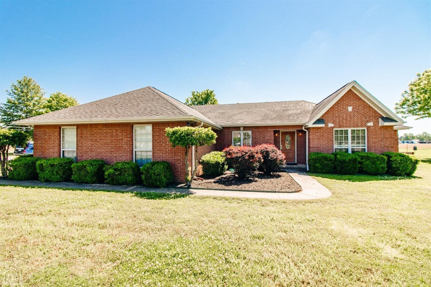 Property Photo:  114 Cedar Street  AR 72437 