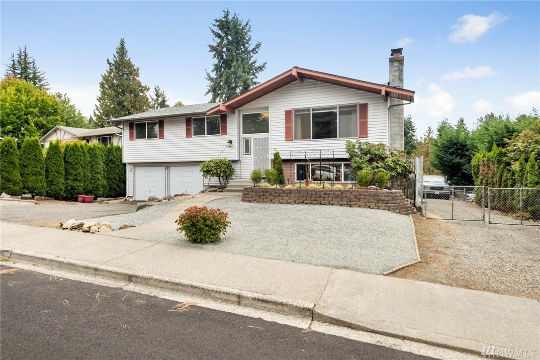 Property Photo:  12905 SE 190th Place  WA 98058 