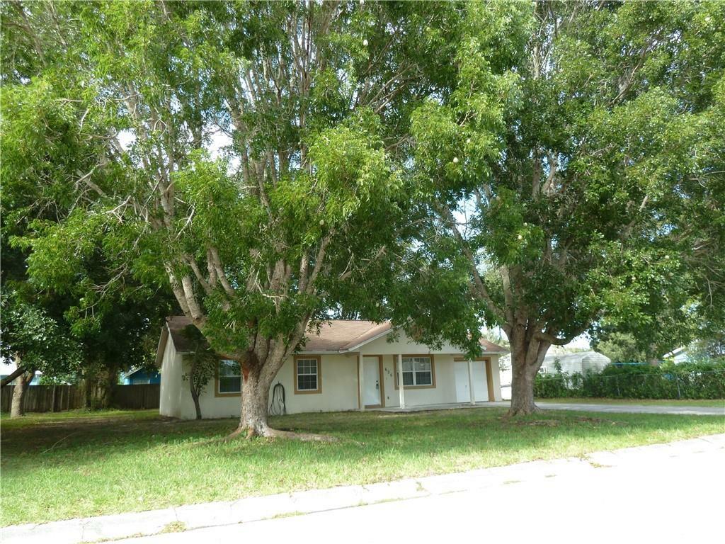 Property Photo:  626 20th Place SW  FL 32962 