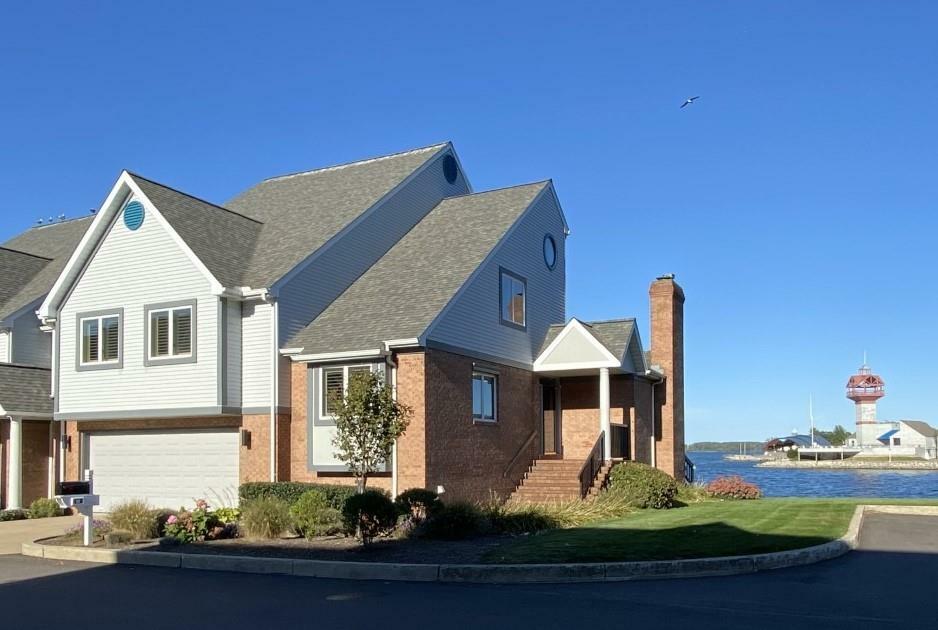 Property Photo:  12 Niagara Pier  PA 16507 