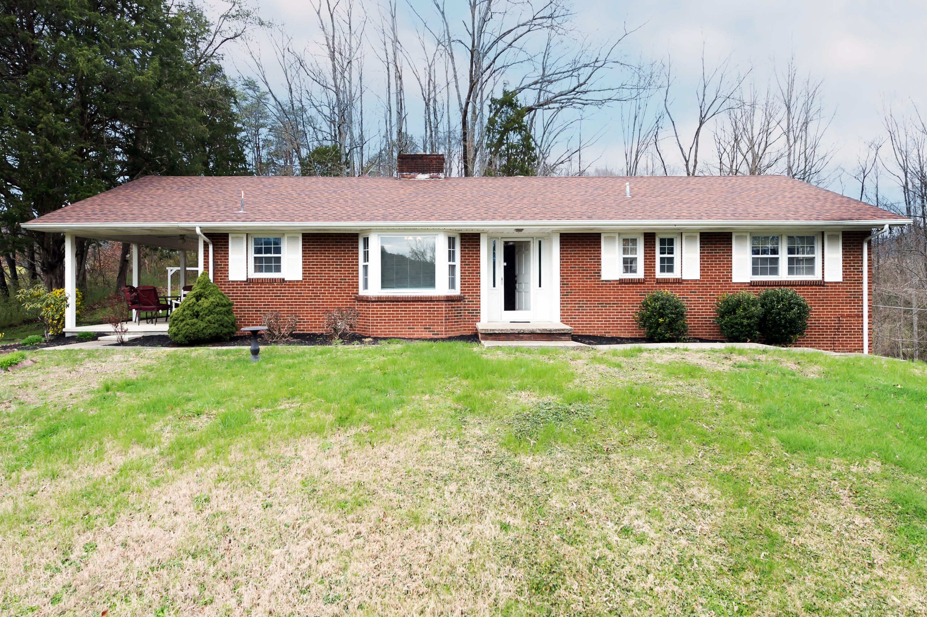 Property Photo:  1022 S Main St  TN 37769 