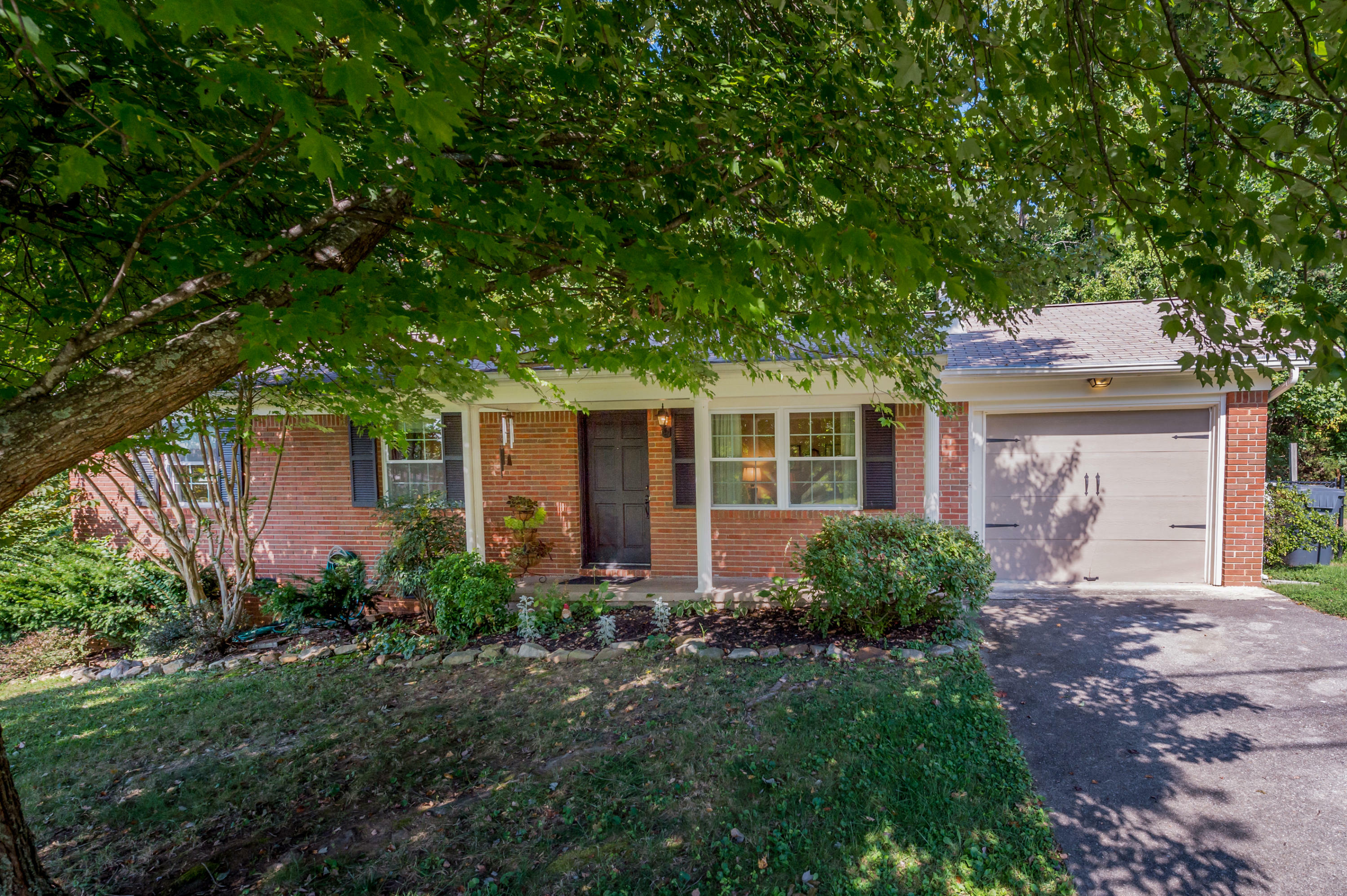 Property Photo:  2845 Edonia Drive  TN 37918 