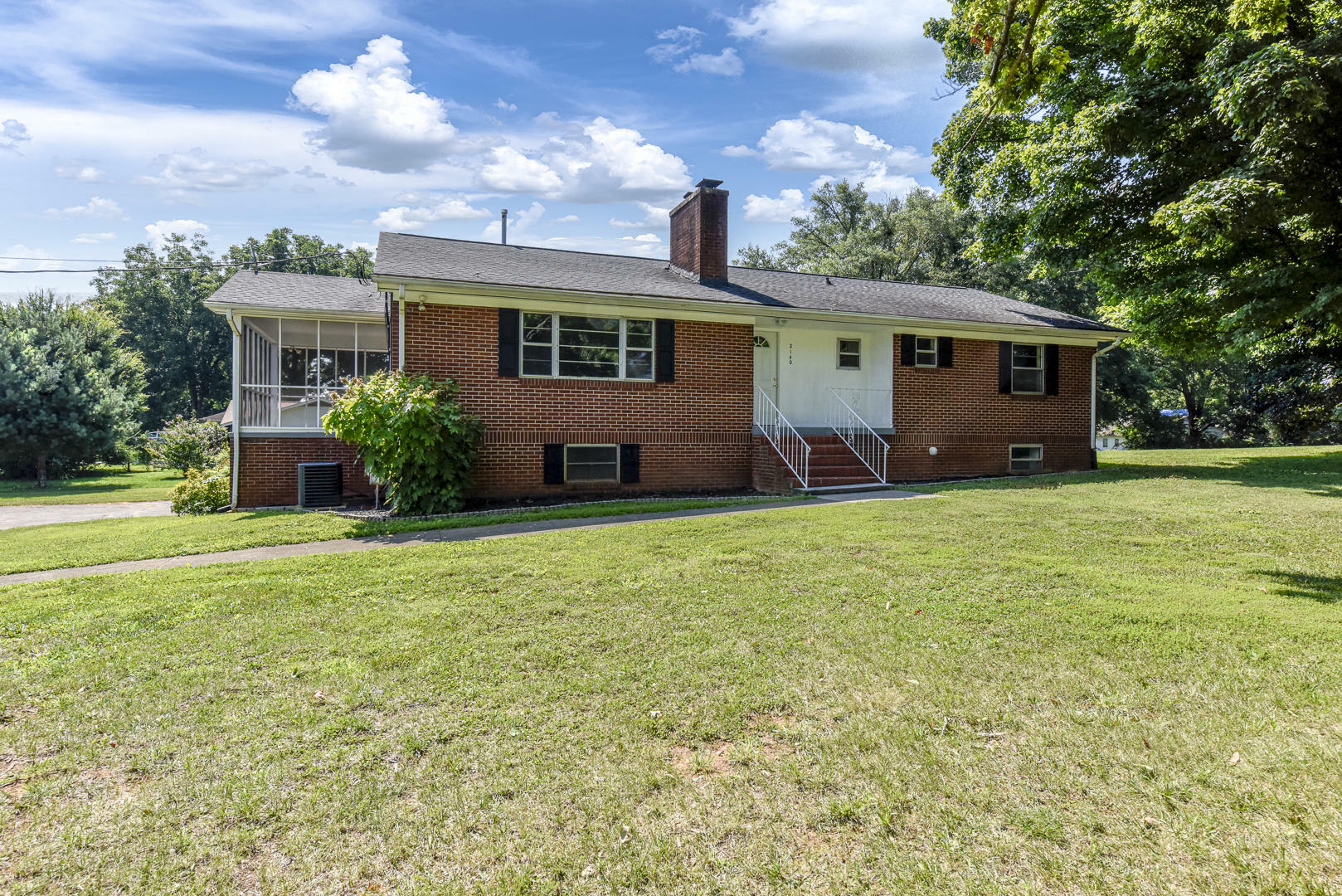 Property Photo:  2140 Old Niles Ferry Rd  TN 37803 