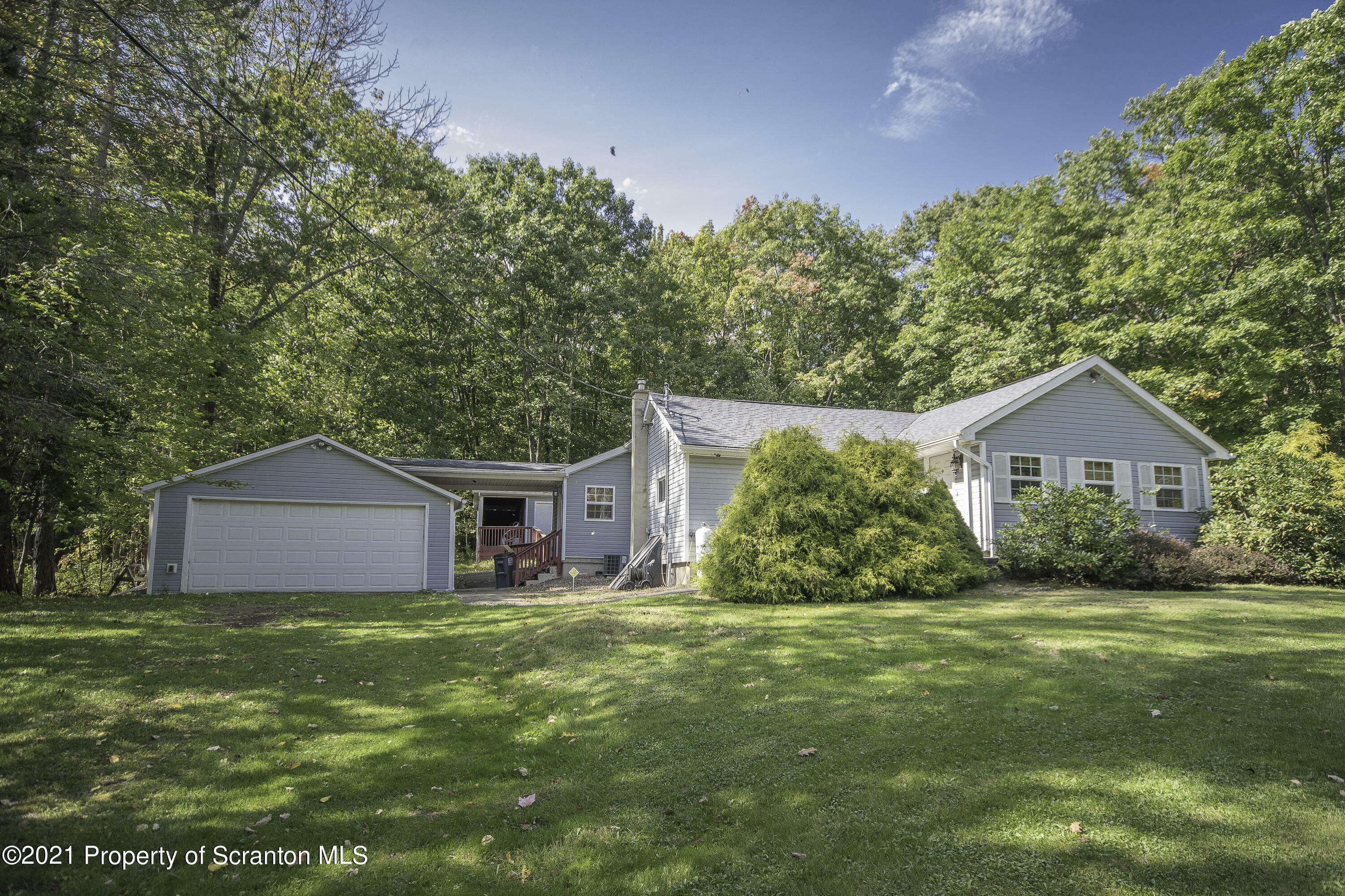 Property Photo:  627 Cortez Road  PA 18436 