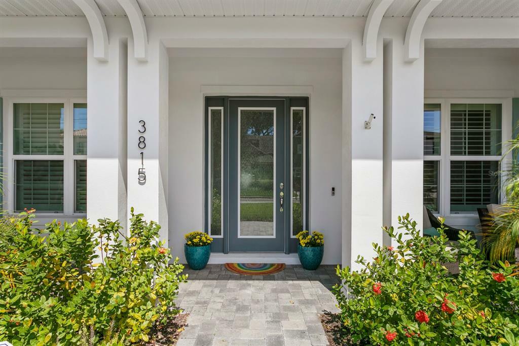 Property Photo:  3815 W Vasconia Street  FL 33629 