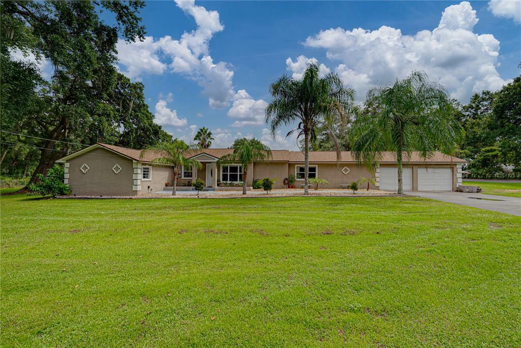 Property Photo:  2817 Jim Johnson Road  FL 33566 