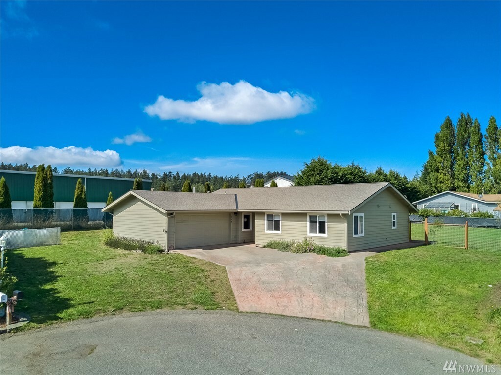 Property Photo:  550 Rose Lane  WA 98250 