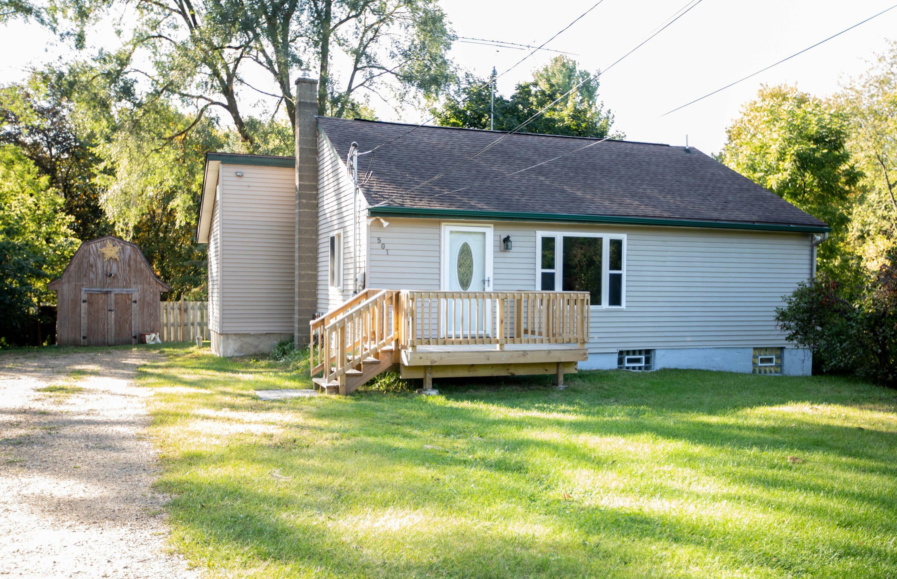 Property Photo:  501 Benedict Avenue  MI 49048 