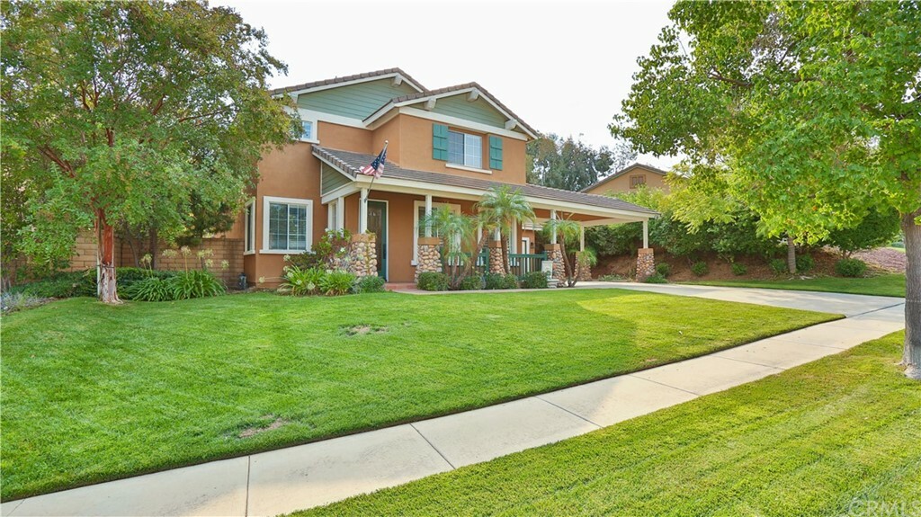 Property Photo:  1554 Beacon Ridge Way  CA 92883 