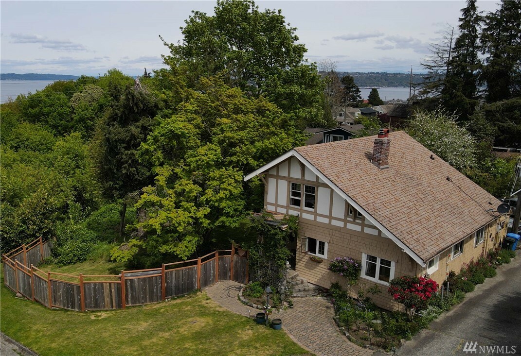 Property Photo:  3013 N Puget Sound Ave  WA 98407 