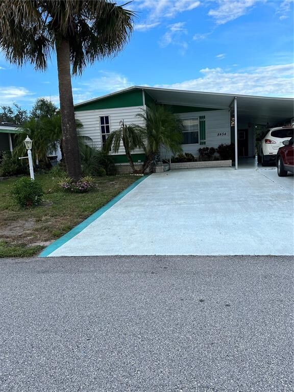 Property Photo:  8454 Breeze Hill Drive  FL 33898 