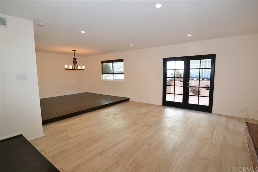 Property Photo:  1806 Belmont Lane A  CA 90278 