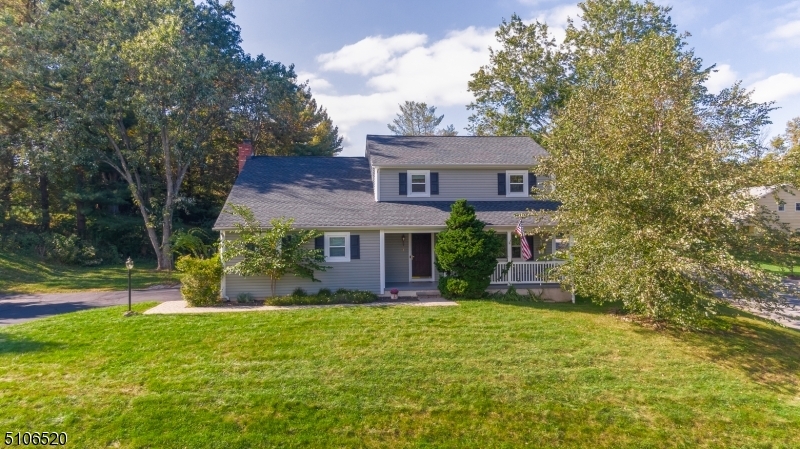 Property Photo:  7 Hillcrest Ln  NJ 08829 