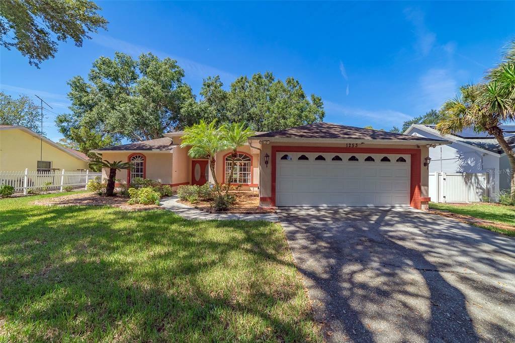 Property Photo:  1253 Windsor Way  FL 33559 