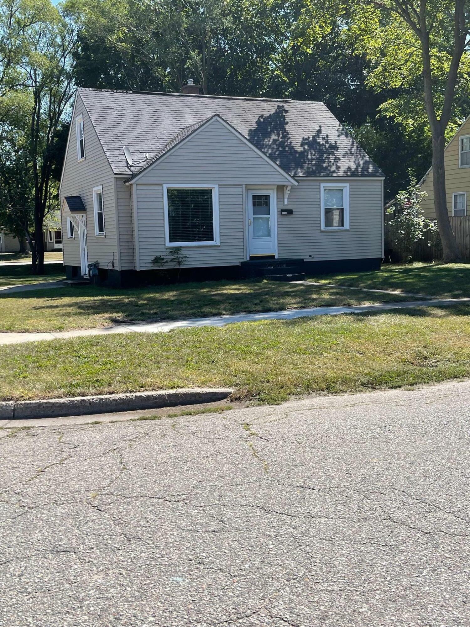 Property Photo:  2696 Bellevue Road  MI 49441 