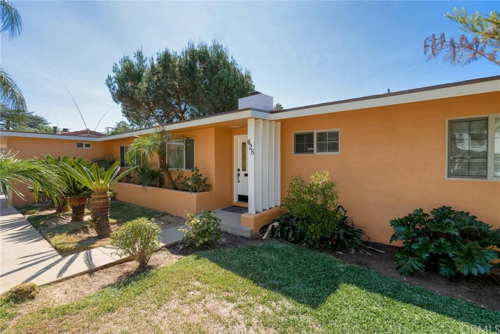 Property Photo:  628 Barry Place  CA 91001 