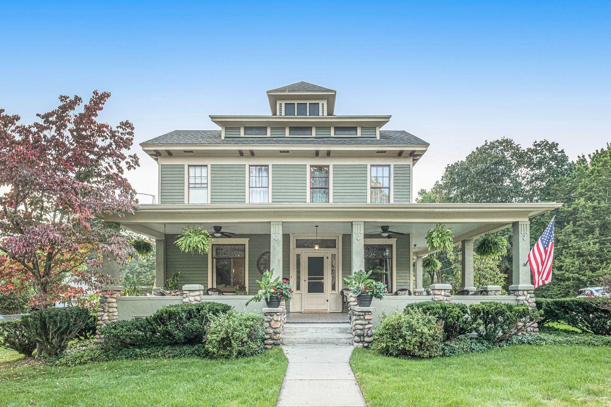 Property Photo:  351 N Kalamazoo Avenue  MI 49068 