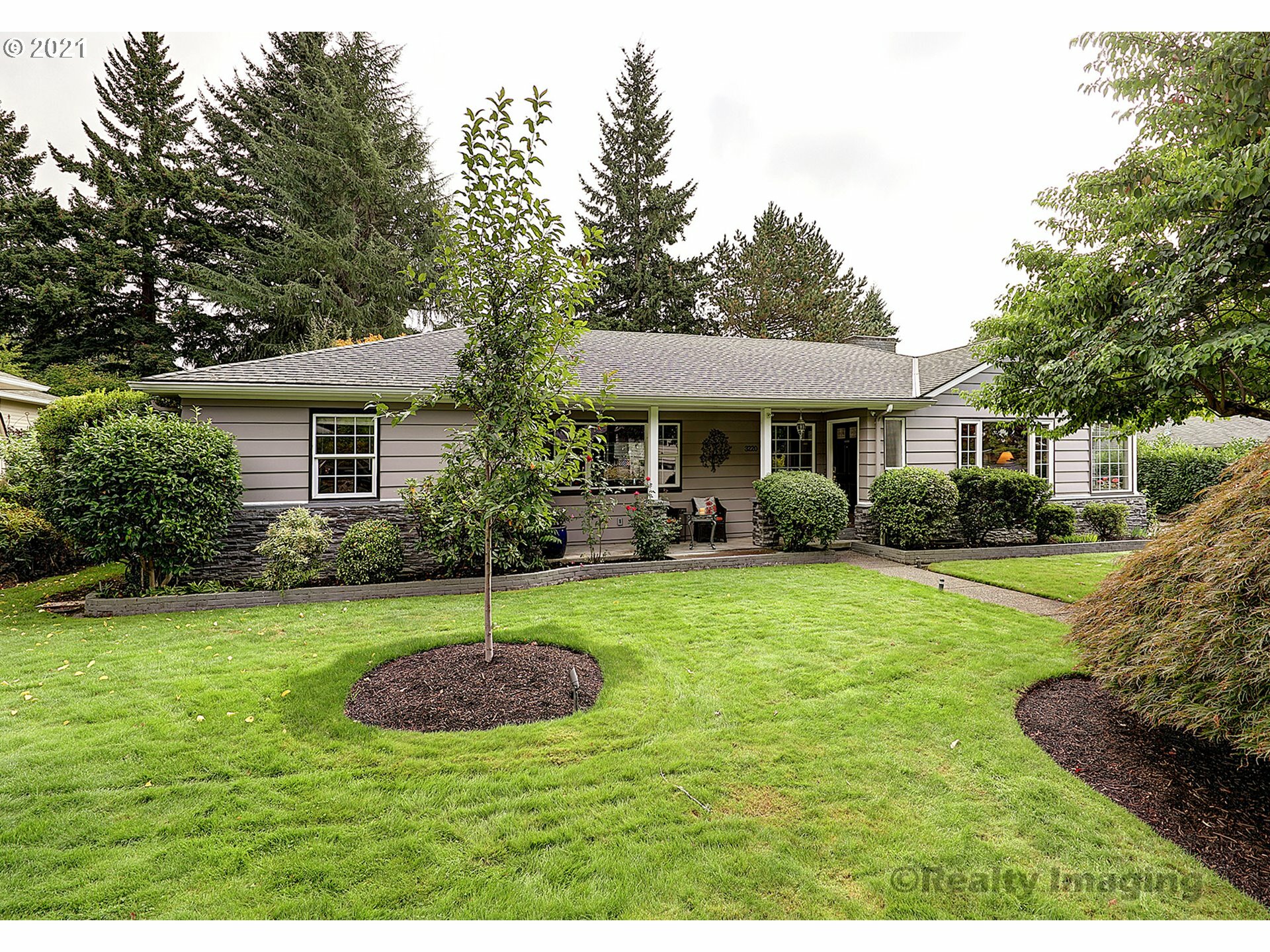 Property Photo:  3220 SW 97th Ave  OR 97225 