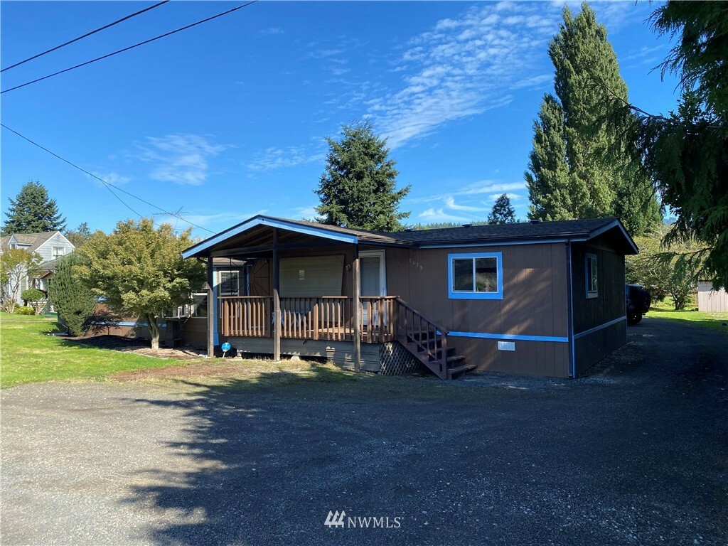 Property Photo:  1638 Pacific Avenue N  WA 98626 